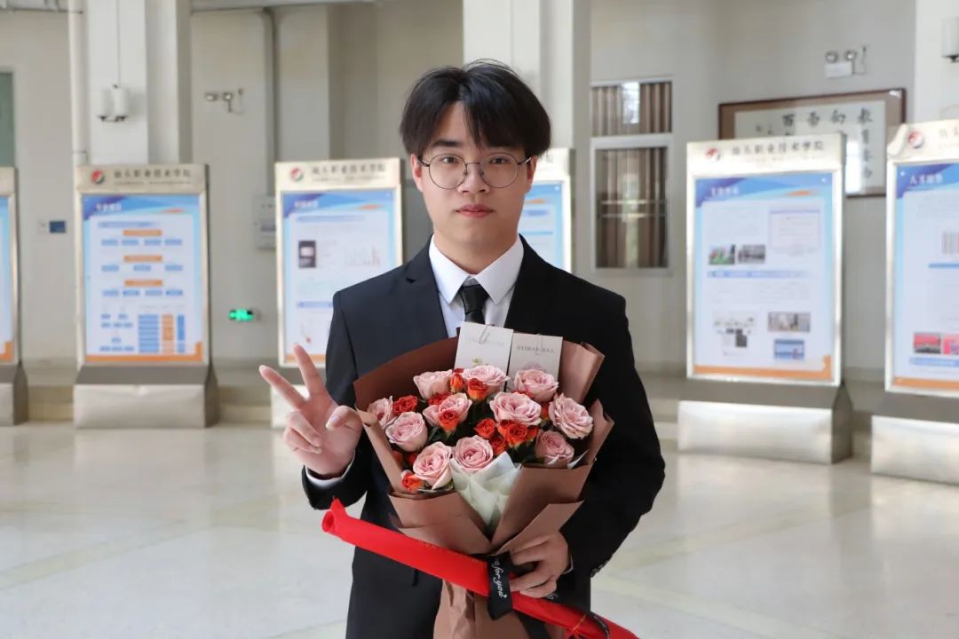 8先进制造学院刘俊豪-横屏.jpg